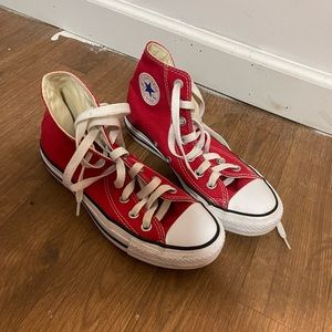 Red converse high top size 6 women 4 men